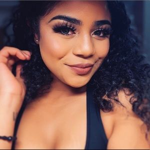 Meet your Posher, Kiana